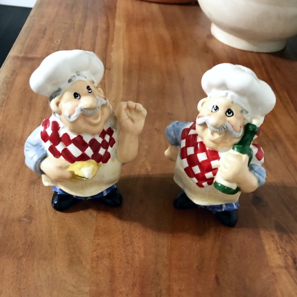 Salt & Pepper Vintage Chef Shakers - Picture 1 of 4